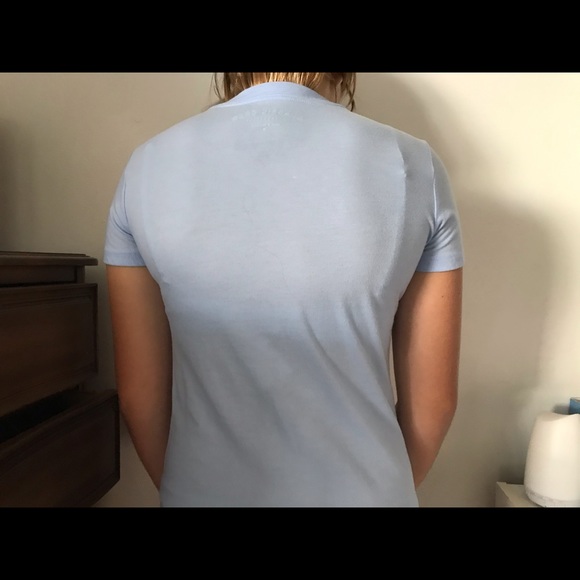 A simple basic tee - Picture 2 of 3